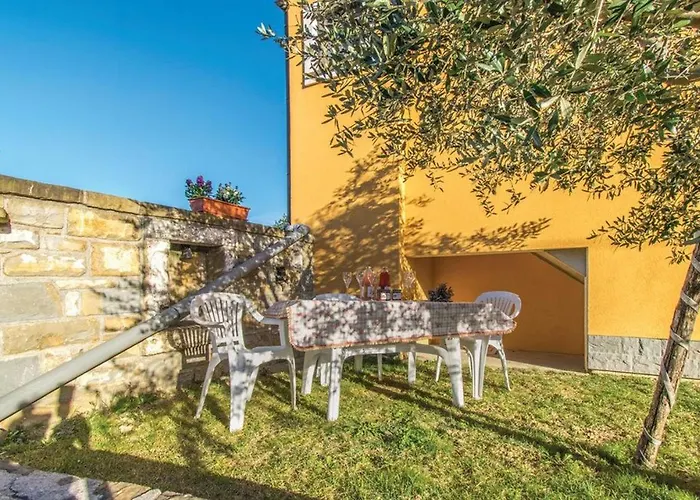 Between The Vineyard Apartment